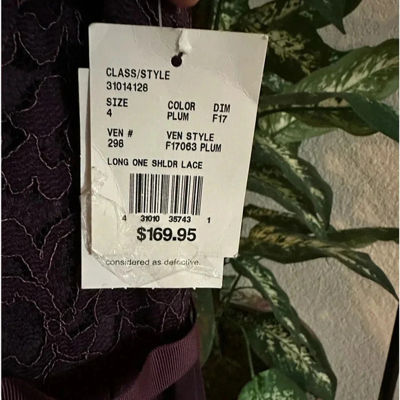 David’s Bridal body lace plum dress size 4 - Picture 8 of 16